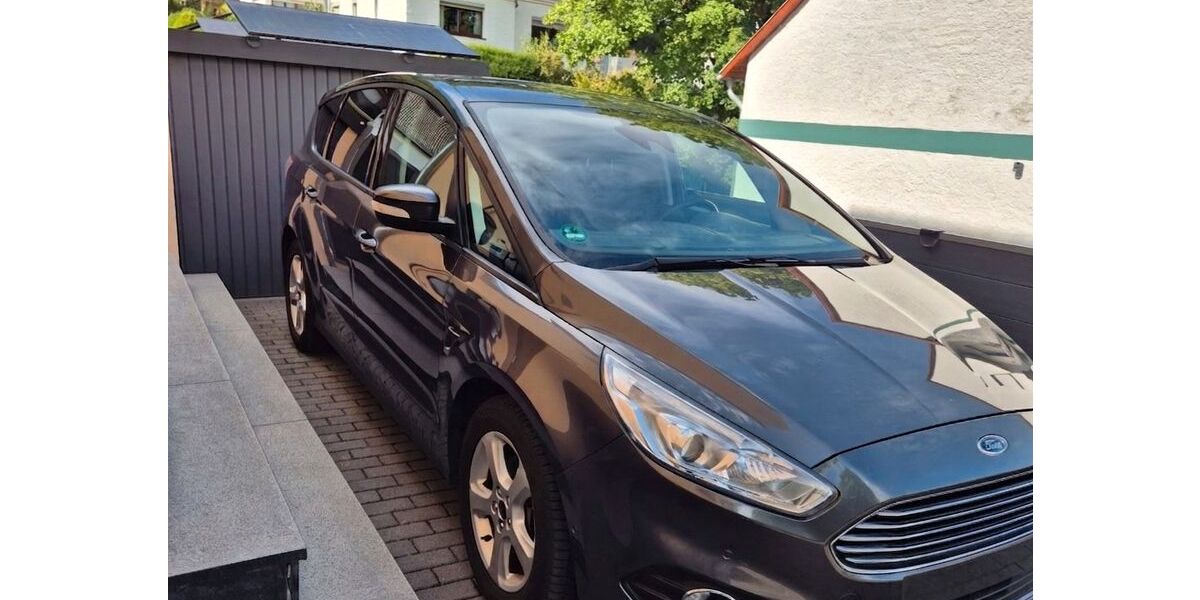 Ford S-Max 163.000 km 9.900 &euro; Bad Münstereifel 53902