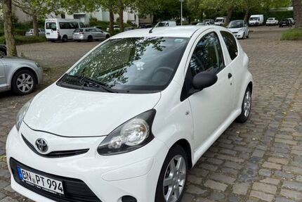 Toyota Aygo (X) 168.000 km 2.600 &euro; Bonn 53117