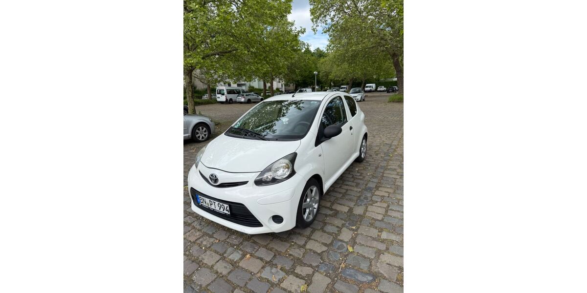 Toyota Aygo (X) 168.000 km 2.600 &euro; Bonn 53117