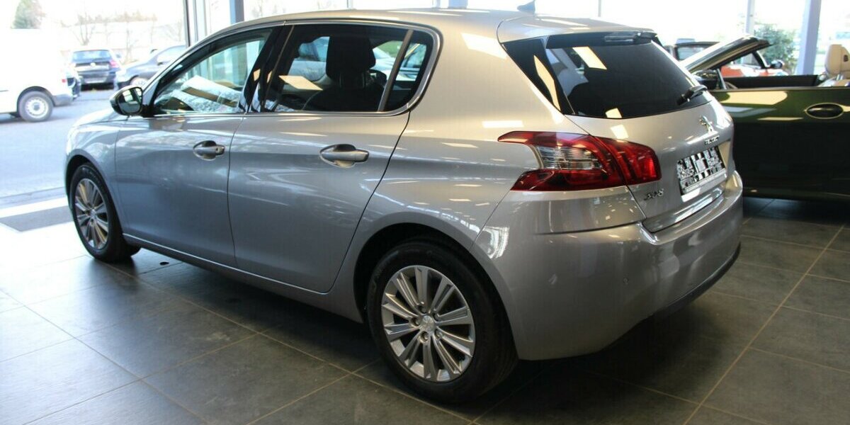Peugeot 308 1.5 BlueHDi Allure Pack 61.193 km 13.980 &euro; Euskirchen 53881