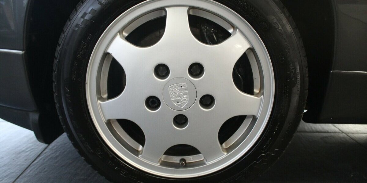 Porsche 928 GT - OLDTIMER - Schiebedach - Klima - 122.303 km 46.980 &euro; Euskirchen 53881