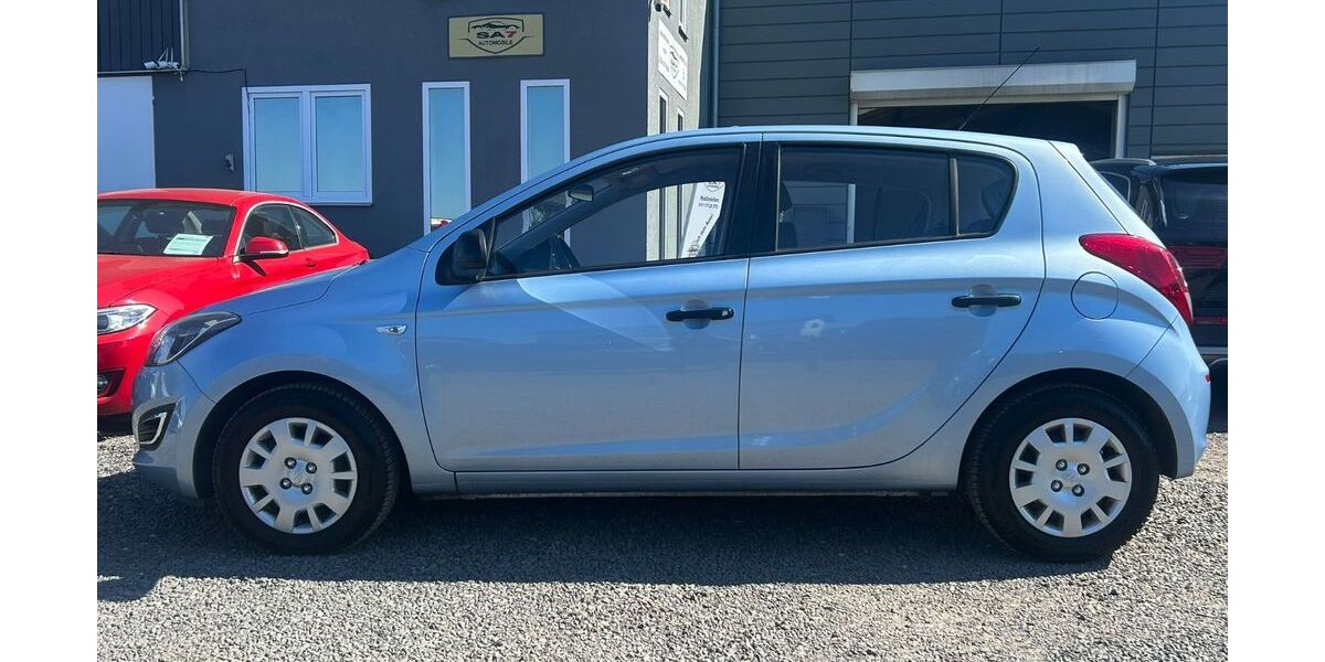 Hyundai i20 89.000 km 5.490 &euro; Euskirchen 53881
