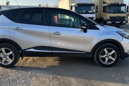 Renault Captur 103.000 km 4.440 &euro; Düren 52351