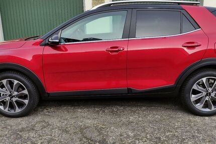 Kia Stonic 36.000 km 17.990 &euro; Köln 50735