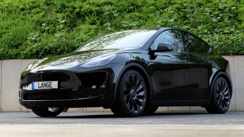 Tesla Model Y 54.812 km 40.980 &euro; Köln 50996