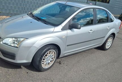 Ford Focus 110.000 km 900 &euro; Vettweiß 52391