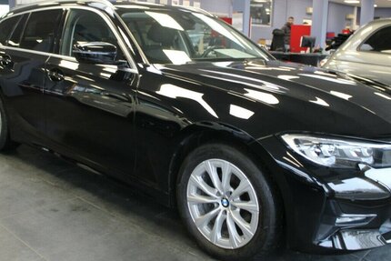 BMW 320 320i Touring Aut. - Leder - LED - Navi - Head 88.320 km 25.980 &euro; Euskirchen 53881