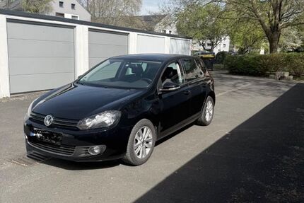 VW Golf 123.000 km 5.699 &euro; Köln 51147