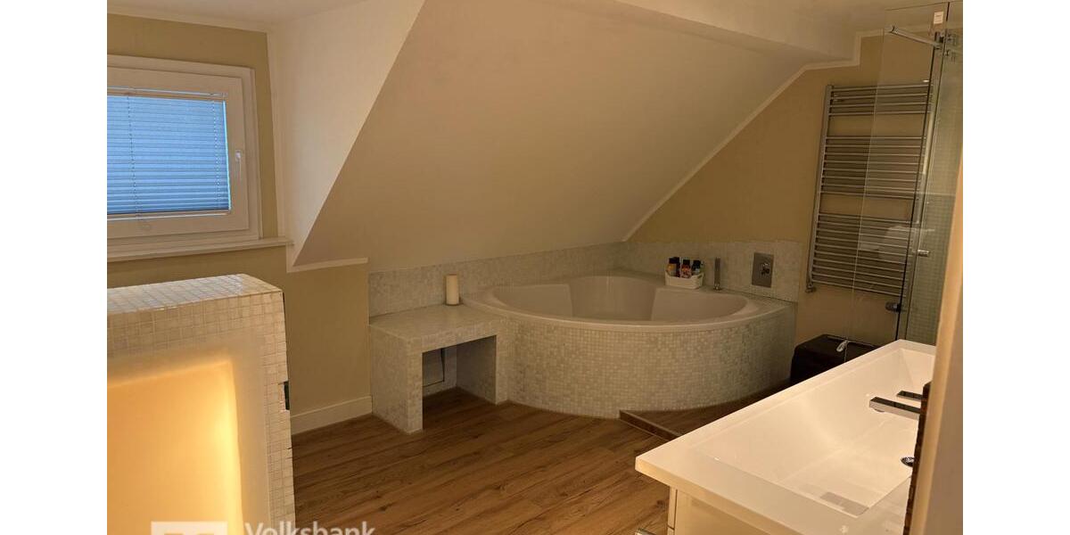 Einfamilienhaus Bonn Hardtberg - 5 Zimmer, 153 m&sup2;, 2.700&euro; | Angebot:25722262