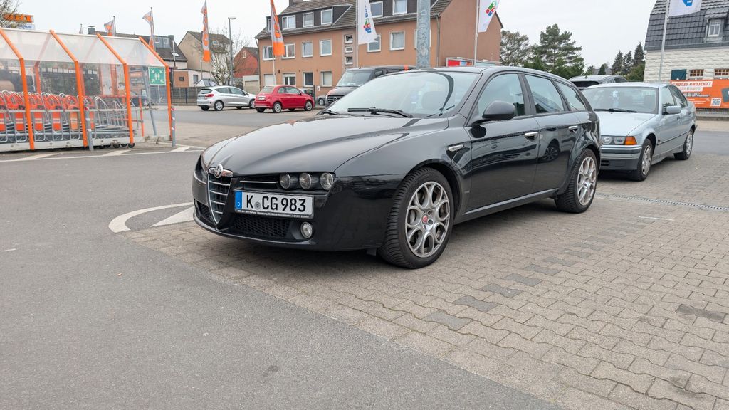 Alfa Romeo 159 266.600 km 3.499 &euro; Köln 51061