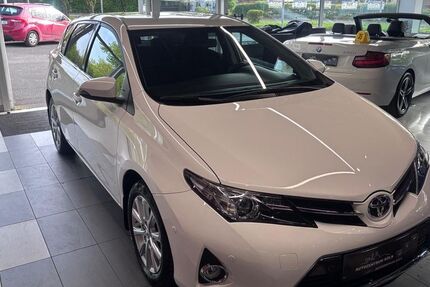 Toyota Auris 89.900 km 10.950 &euro; Köln 51103