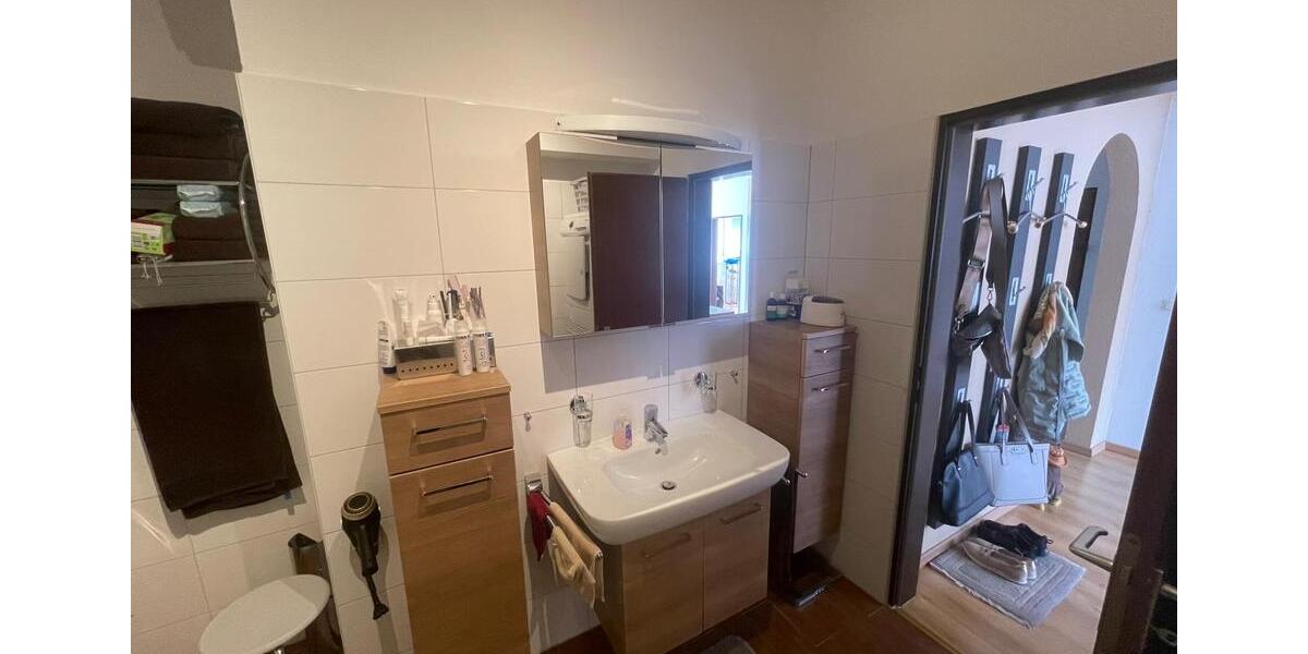 Etagenwohnung Bergheim - 3 Zimmer, 125 m&sup2;, 1.100&euro; | Angebot:26042762