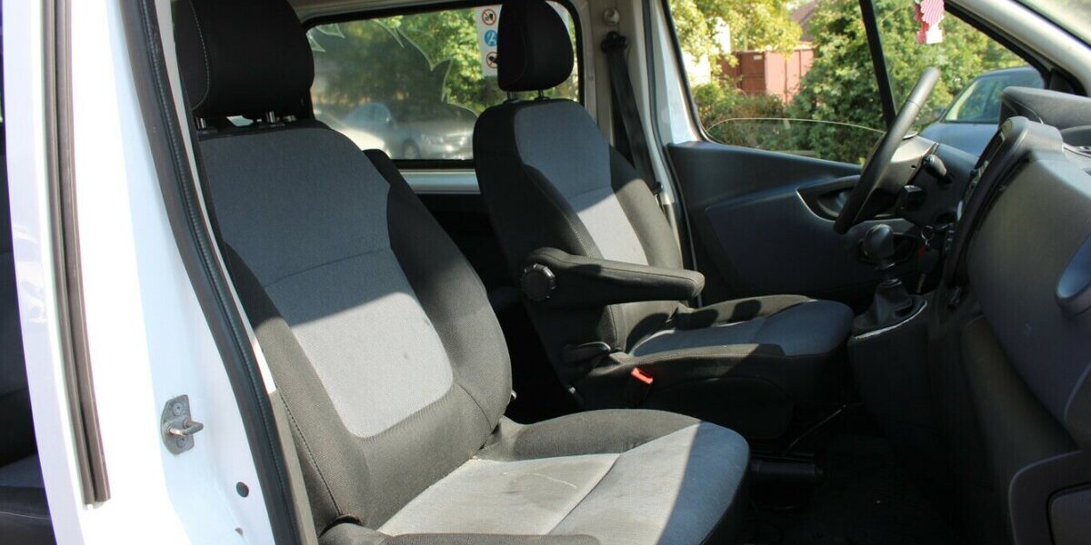 Opel Vivaro 1.6 D L1H1 8-Sitzer 189.128 km 8.980 &euro; Euskirchen 53881