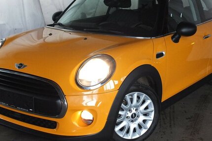 Mini One D KLIMAAUTOMATIK PDC SITZHEIZUNG WINTERREIFEN 122.875 km 8.500 &euro; Köln 50858