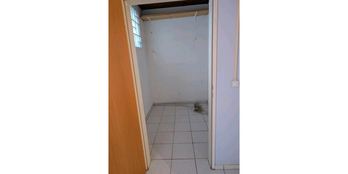 Etagenwohnung Bergheim - 2 Zimmer, 80 m&sup2;, 950&euro; | Angebot:26659126