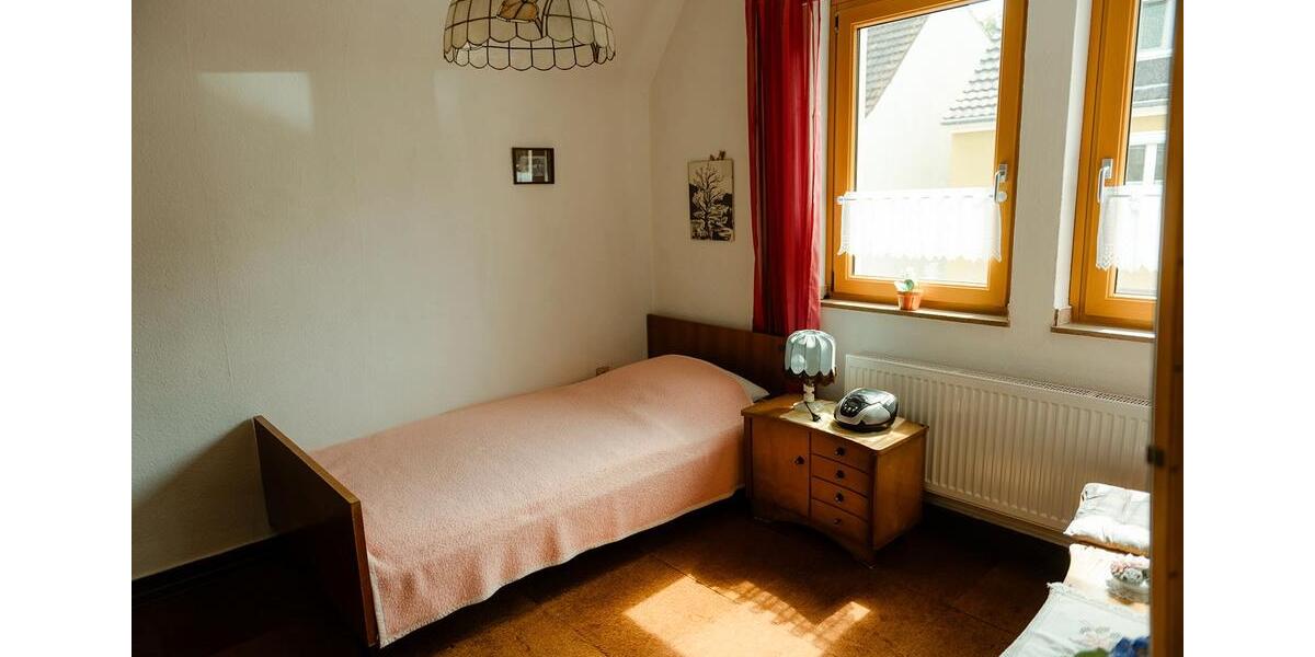 Einfamilienhaus Niederkassel - 6 Zimmer, 102 m&sup2;, 480.000&euro; | Angebot:26045240