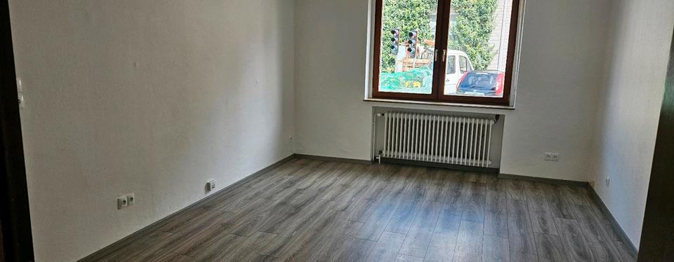 Erdgeschoßwohnung Düren Mariaweiler-Hoven - 4 Zimmer, 94 m&sup2;, 1.150&euro; | Angebot:25892838
