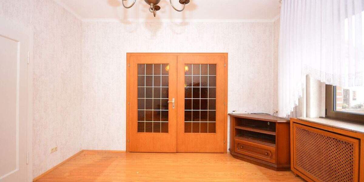 Einfamilienhaus Bornheim Merten - 9 Zimmer, 207 m&sup2;, 650.000&euro; | Angebot:25781301