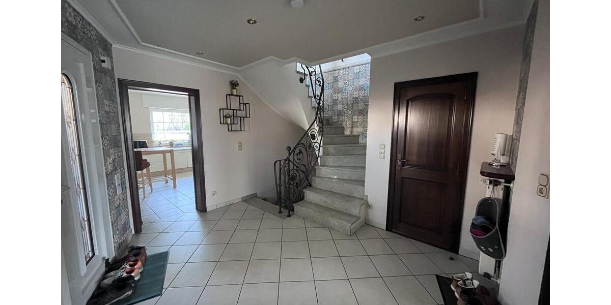 Mehrfamilienhaus, Wohnhaus Bergheim - 4 Zimmer, 167 m&sup2;, 2.080&euro; | Angebot:25899926