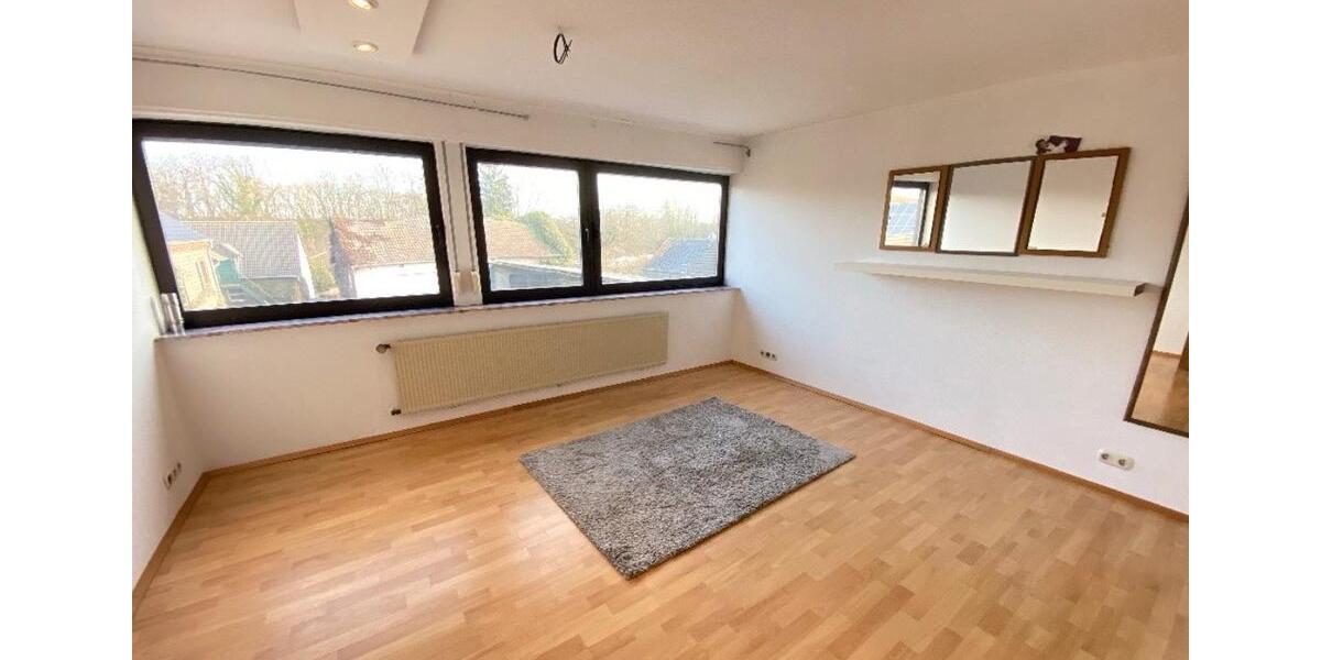 Etagenwohnung Erftstadt - 7 Zimmer, 171 m&sup2;, 2.281&euro; | Angebot:26003682