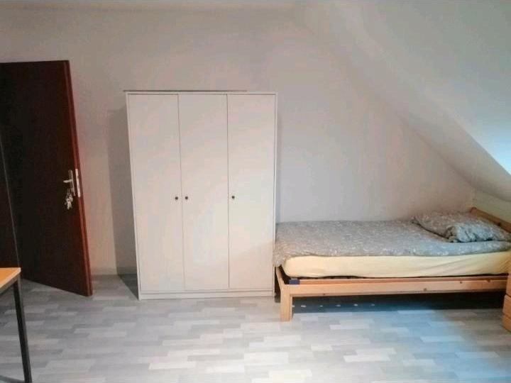 Etagenwohnung Lohmar - 1 Zimmer, 21 m&sup2;, 400&euro; | Angebot:25647899