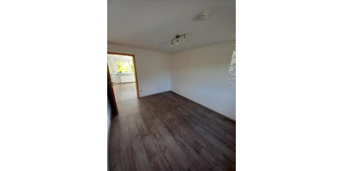 Erdgeschoßwohnung Leverkusen Bürrig - 3 Zimmer, 82 m&sup2;, 1.140&euro; | Angebot:26582035