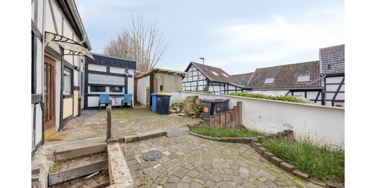 Mit 3D: Historisches Fachwerkhaus nahe der Horremer Innenstadt in ruhiger Lage mit Einliegerwohnung - Einfamilienhaus Kerpen Balkhausen | Angebot:24628619