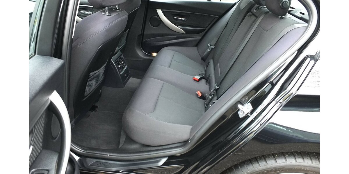 BMW 316i NAVI KLIMAAUTOMATIK 19 ZOLL PDC SHZ 99.865 km 13.408 &euro; Köln 50858