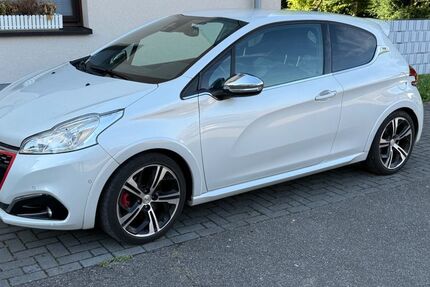 Peugeot 208 100.500 km 8.250 &euro; Leverkusen 51377