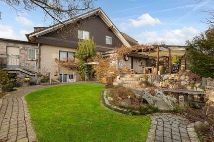 Haus Bedburg - 8 Zimmer, 341 m&sup2;, 699.000&euro; | Angebot:25440404