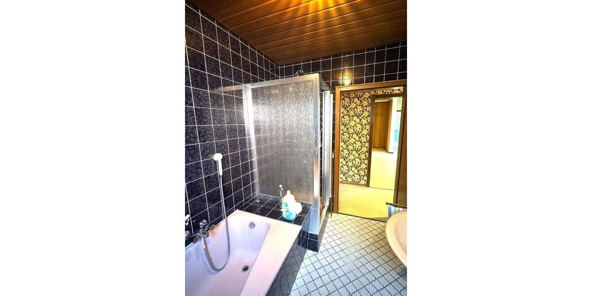 Einfamilienhaus Niederkassel - 6 Zimmer, 200 m&sup2;, 495.000&euro; | Angebot:25663636