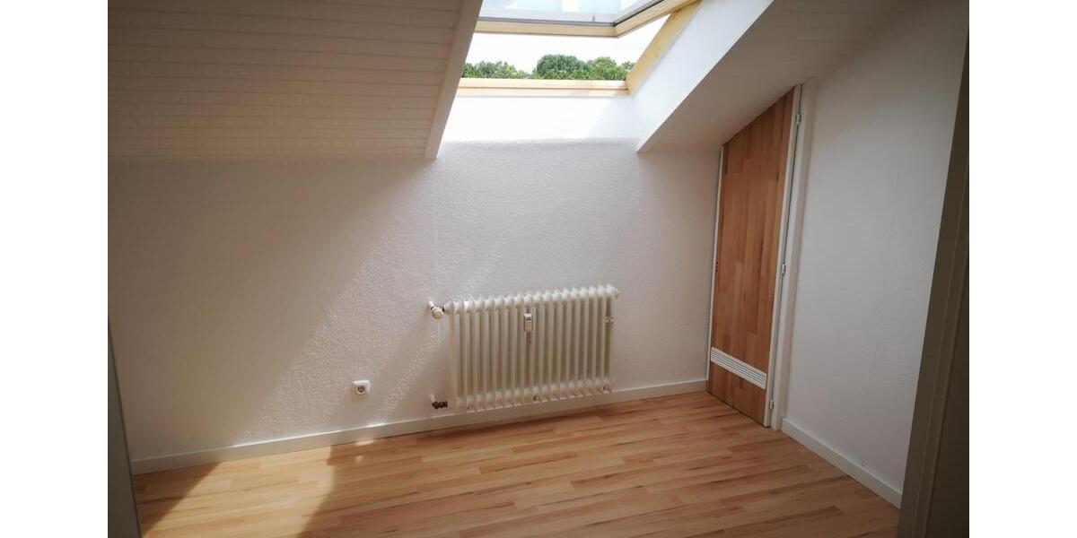 Dachgeschoßwohnung Siegburg - 3 Zimmer, 74 m&sup2;, 990&euro; | Angebot:26005064