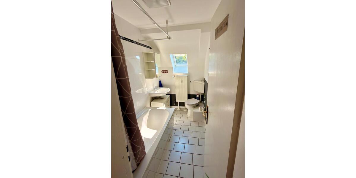 Dachgeschoßwohnung Köln Rodenkirchen - 1 Zimmer, 15 m&sup2;, 500&euro; | Angebot:26661264