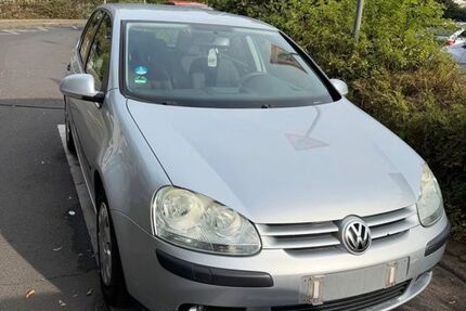 VW Golf 130.000 km 4.900 &euro; Sankt Augustin 53757