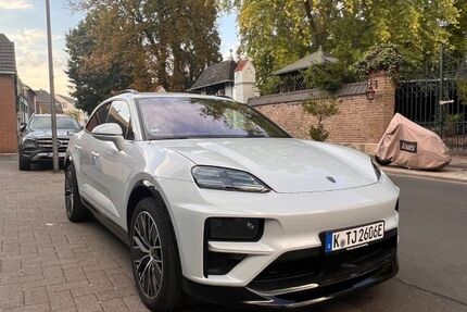 Porsche Macan 13.900 km 99.950 &euro; Köln 50999