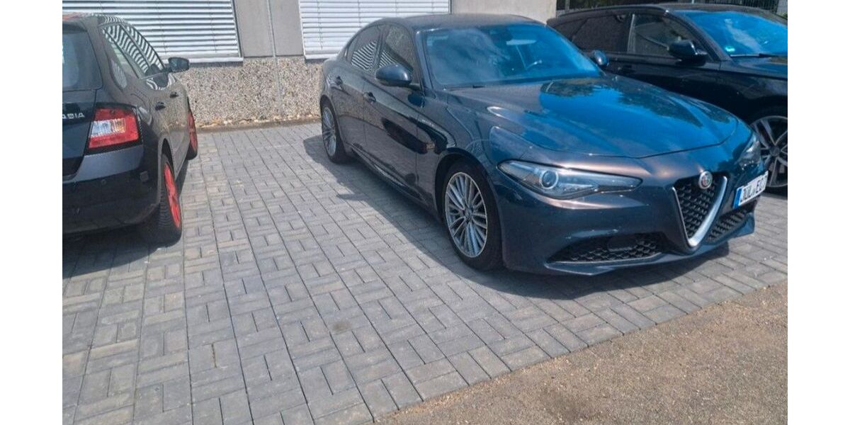 Alfa Romeo Giulia 145.000 km 12.000 &euro; Bergheim 50129