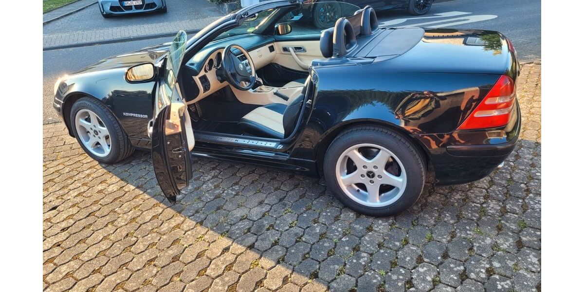 Mercedes-Benz SLK 200 192.000 km 5.300 &euro; Erftstadt 50374