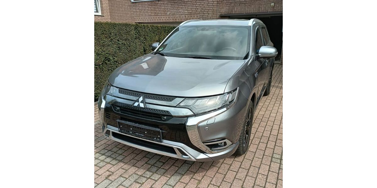 Mitsubishi Outlander 64.000 km 19.500 &euro; Niederzier 52382