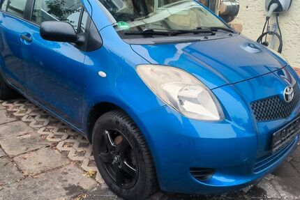 Toyota Yaris 111.567 km 2.400 &euro; Euskirchen 53881