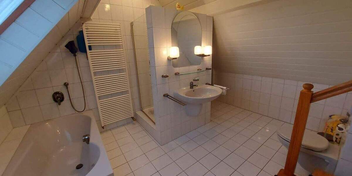 Doppelhaushälfte Bornheim - 7 Zimmer, 162 m&sup2;, 358.000&euro; | Angebot:26107543