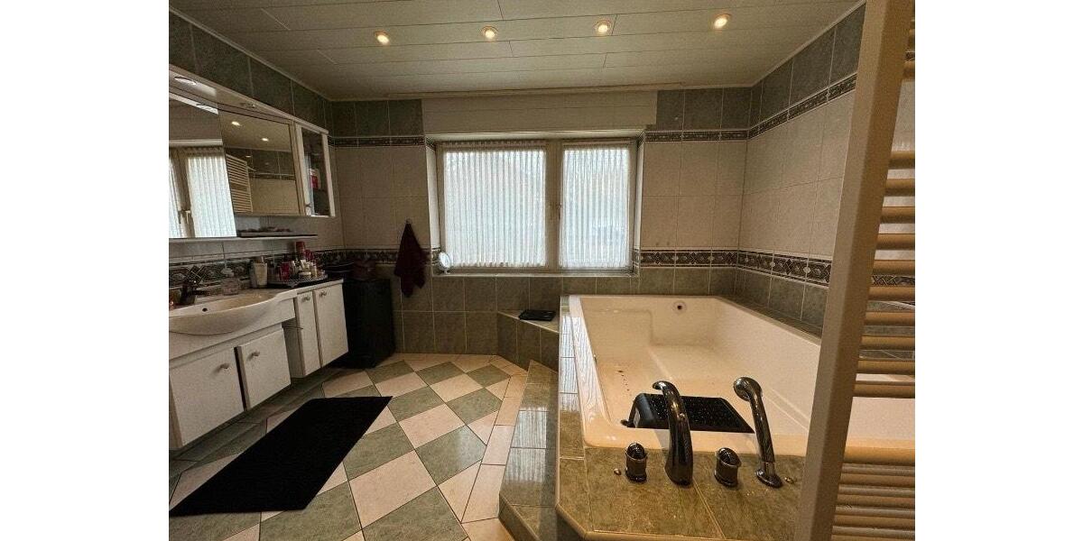 Einfamilienhaus Mechernich - 7 Zimmer, 244 m&sup2;, 579.000&euro; | Angebot:25144814