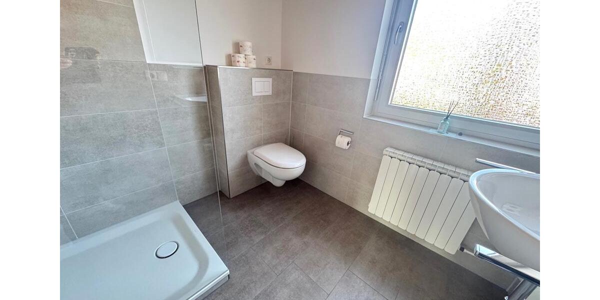 Reihenhaus Bonn Beuel-Mitte - 4 Zimmer, 98 m&sup2;, 1.650&euro; | Angebot:24428549