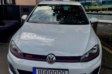 VW Golf 142.800 km 15.150 &euro; Bonn 53228