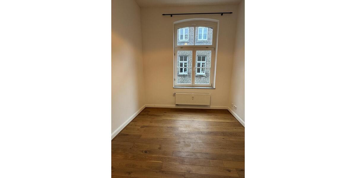 Etagenwohnung Köln Kalk - 4 Zimmer, 112 m&sup2;, 1.705&euro; | Angebot:26021645