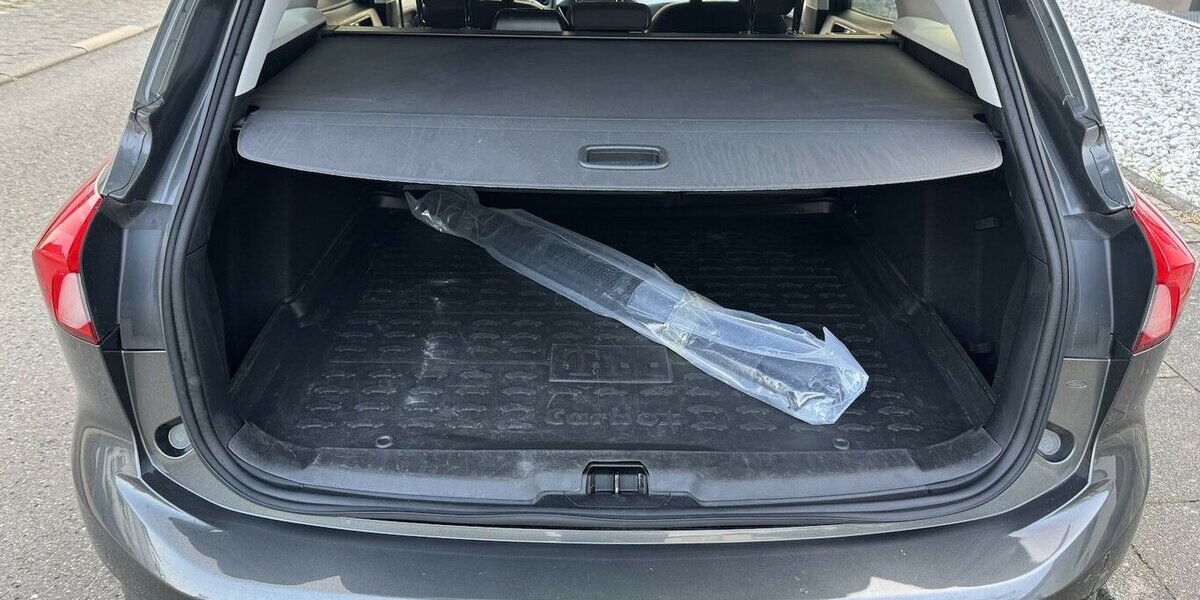 Ford Focus Navi Temp.Sitzh.Spurh.CarPlay EU6 GARANTIE 93.000 km 12.500 &euro; Erftstadt 50374