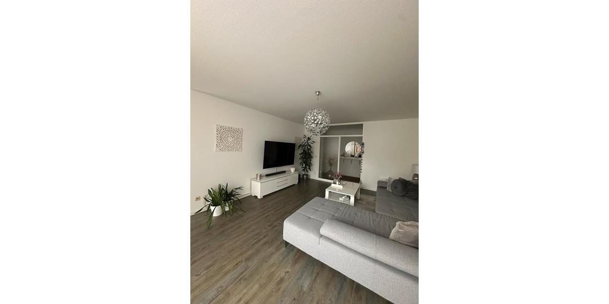 Etagenwohnung Köln Nippes - 2 Zimmer, 72 m&sup2;, 1.950&euro; | Angebot:25968674