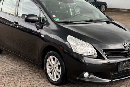 Toyota Verso 117.180 km 8.950 &euro; Bornheim 53332