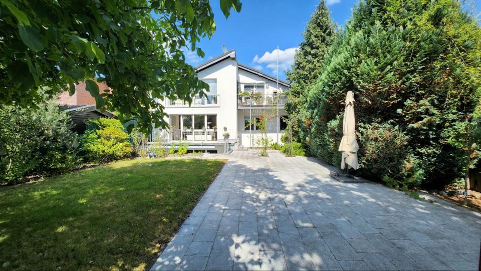 Erdgeschoßwohnung Köln Mülheim - 4 Zimmer, 130 m&sup2;, 2.000&euro; | Angebot:25887308