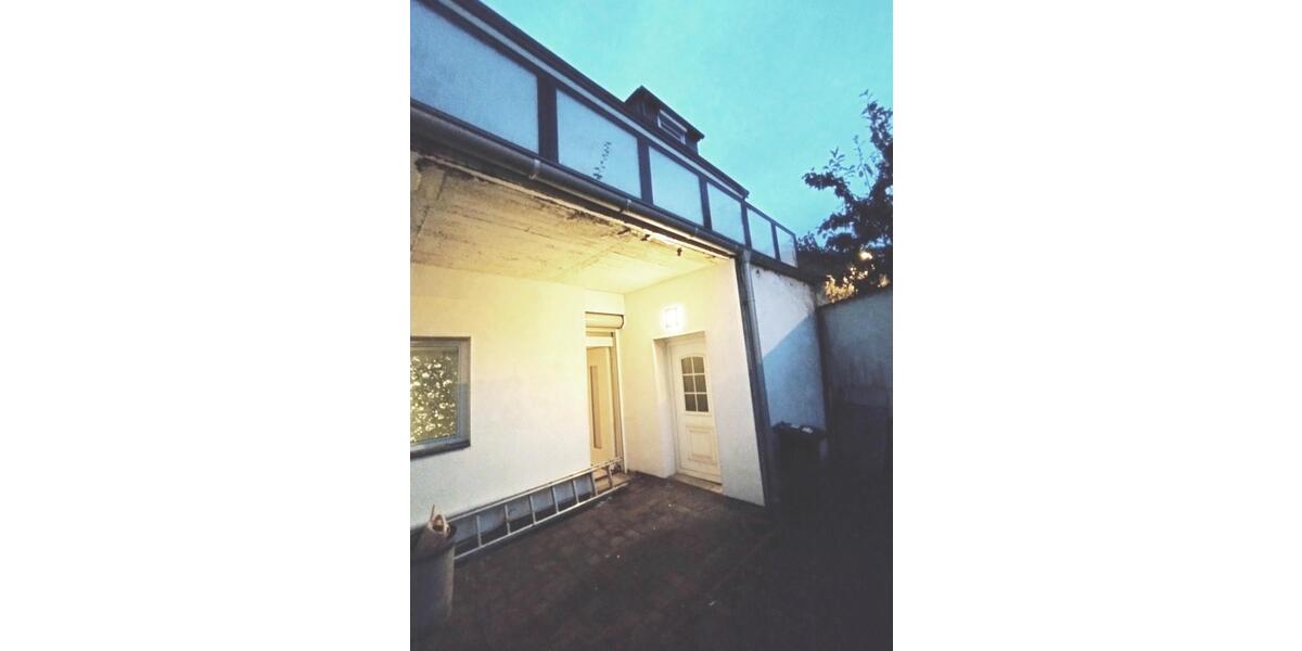 Wohn- und Geschäftshaus in Köln-Hochkirchen - gleichermaßen interessant für Eigennutzer und Kapitalanleger - Mehrfamilienhaus, Wohnhaus Köln Rodenkirchen (Hochkirchen) | Angebot:24469287