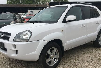 Hyundai TUCSON 165.000 km 3.799 &euro; Bonn 53227
